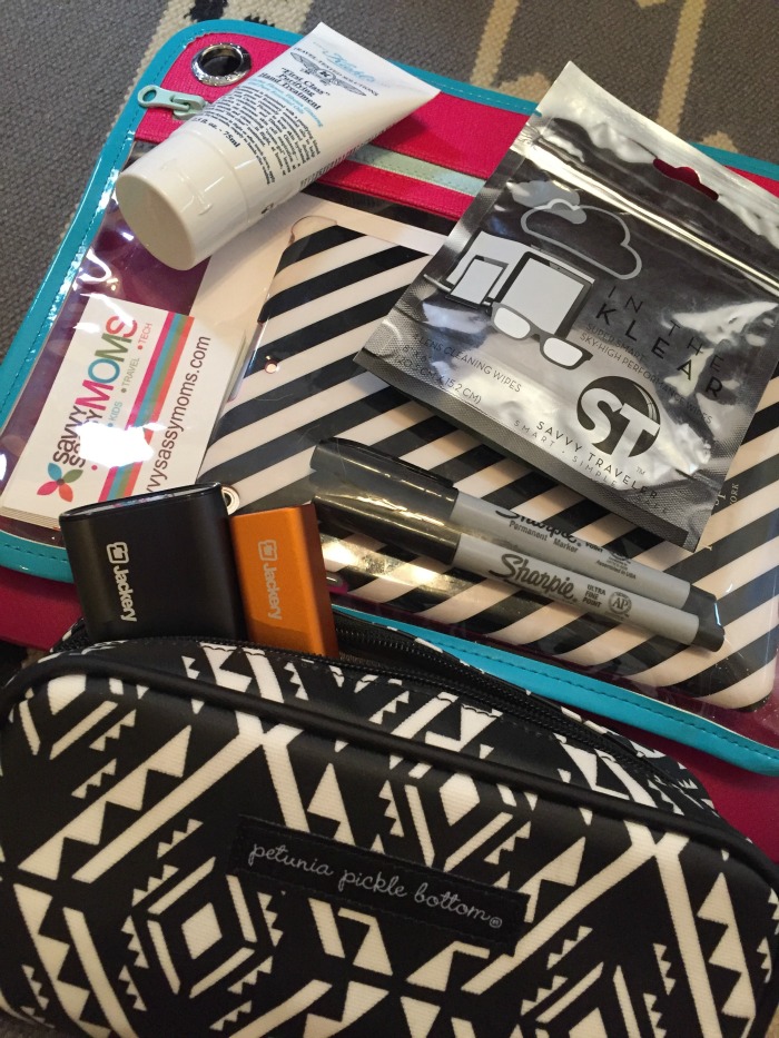 Savvy Travel packing your carry on Savvy Sassy Moms
