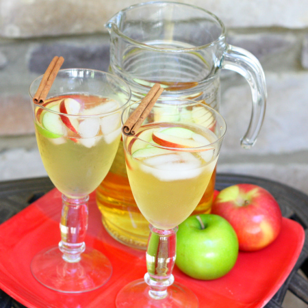 Fall Cocktails: Apple Cider Sangria
